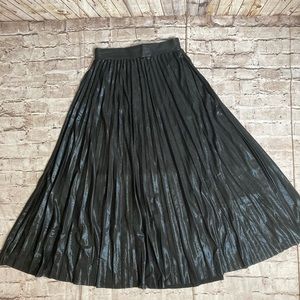 NWT DOSE the label black metallic shimmer Accordion plated long skirt size S.